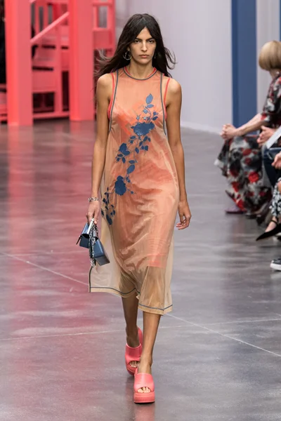 Look 49
